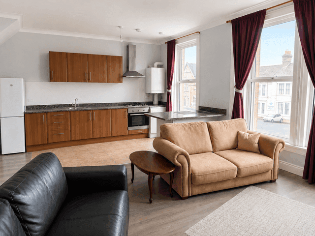 4 Bed Flat — Heaton Road, Heaton, Newcastle Upon Tyne, NE6 1SA